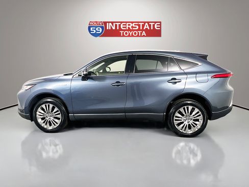 Certified 2021 Toyota Venza XLE w/ Softex Package AWD/4WD image 4