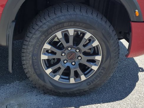 Used 2023 Nissan Titan PRO-4X w/ Pro-4x Convenience Package AWD/4WD image 12