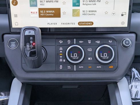 New 2026 Land Rover Defender 110 X-Dynamic SE AWD/4WD image 20