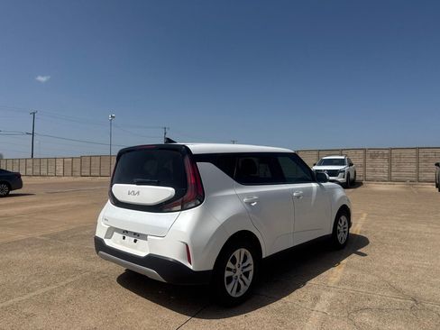 Used 2024 Kia Soul LX FWD image 20