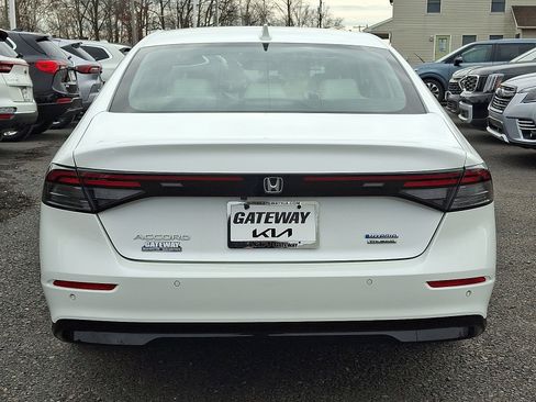 Used 2024 Honda Accord Touring image 5