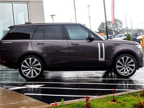 Used 2023 Land Rover Range Rover Autobiography AWD/4WD image 4