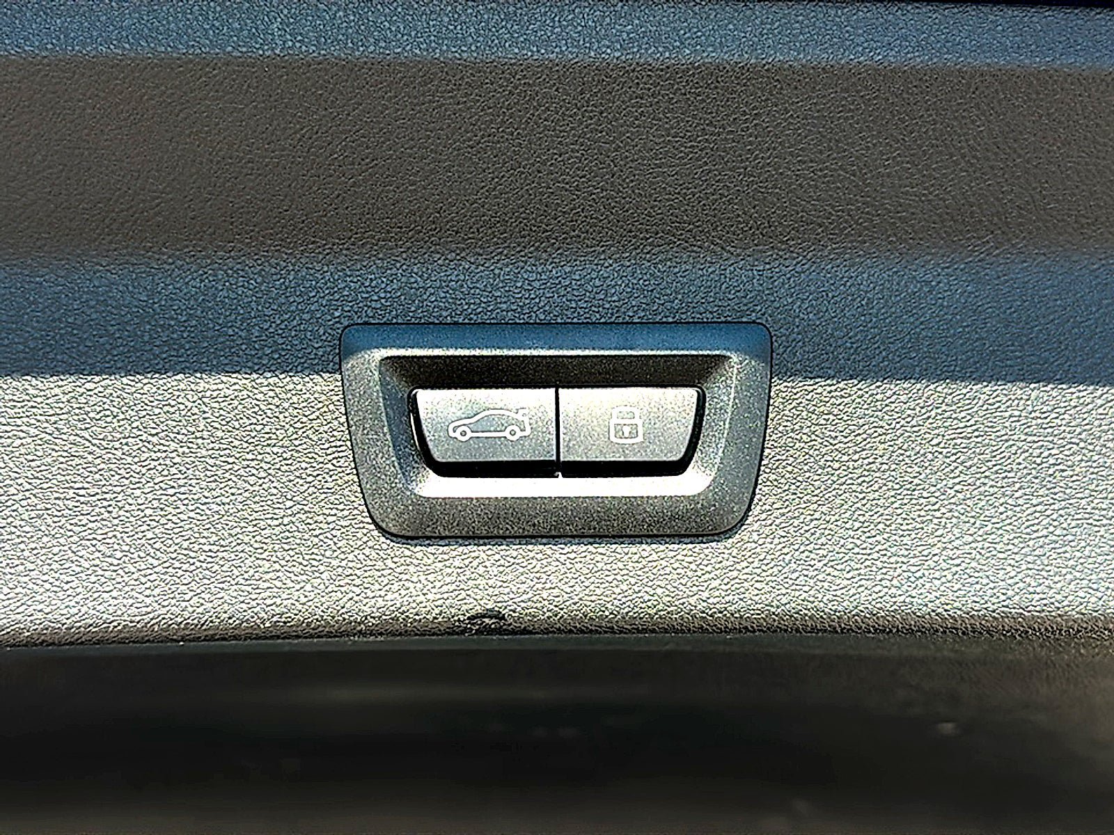 Used 2024 BMW X3 sDrive30i w/ Premium Package RWD image 25
