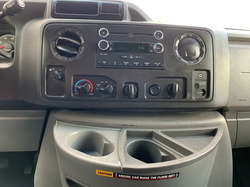Used 2013 Ford E-450 and Econoline 450 Super Duty w/ PWR Locks & Windows Group image 15