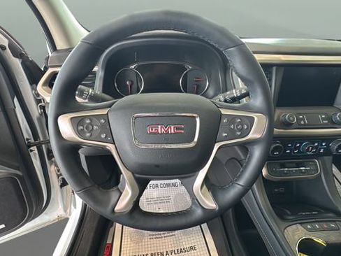 Used 2023 GMC Acadia Denali w/ Denali Ultimate Package AWD/4WD image 11