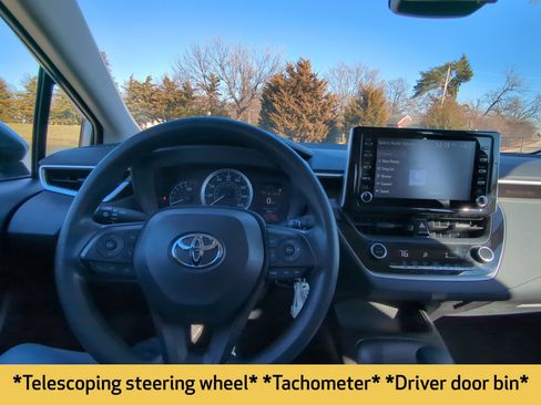 Used 2020 Toyota Corolla LE image 16