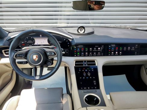 Used 2023 Porsche Taycan 4S image 8