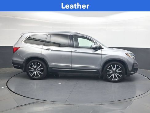 Certified 2019 Honda Pilot Touring image 3