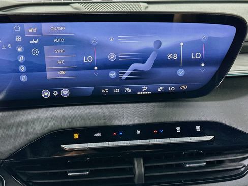 Used 2025 Buick Enclave Preferred FWD image 24