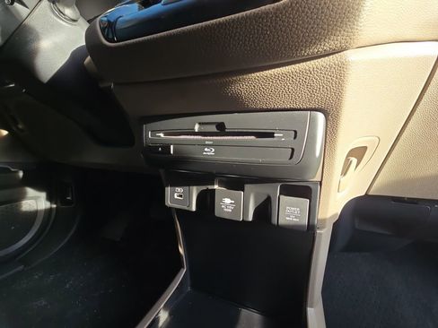 Used 2022 Honda Odyssey Elite image 19