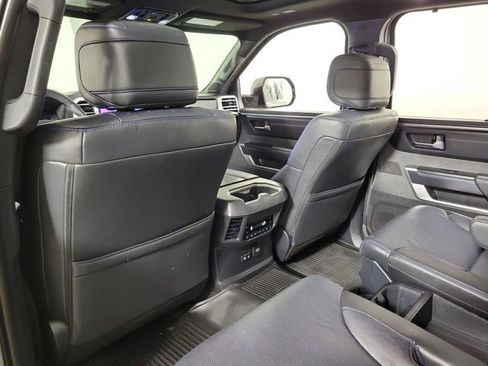 Used 2025 Toyota Sequoia Platinum AWD/4WD image 11