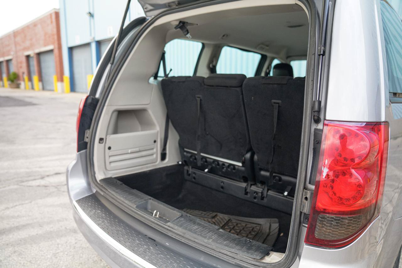 Used 2014 Dodge Grand Caravan American Value Package FWD image 18