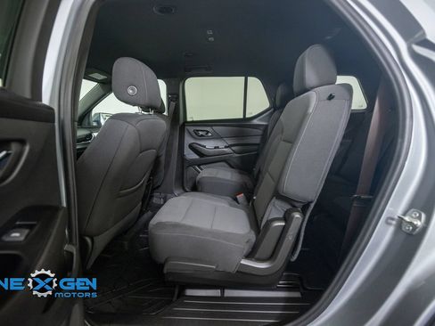 Used 2023 Chevrolet Traverse LT w/ LPO, Floor Liner Package AWD/4WD image 28
