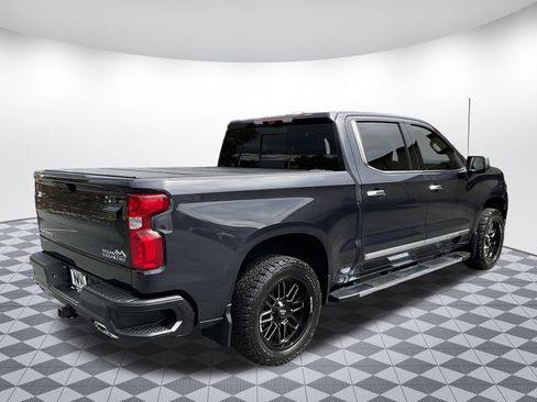 Used 2022 Chevrolet Silverado 1500 High Country w/ High Country Premium Package AWD/4WD image 3