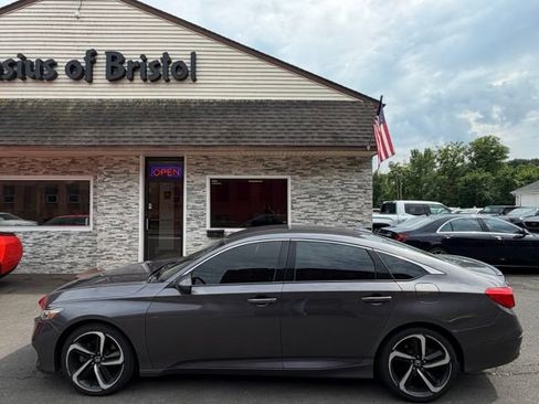 Used 2019 Honda Accord Sport image 8