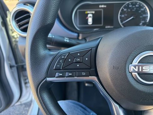 Used 2025 Nissan Versa SV image 12