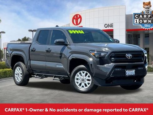 Used 2025 Toyota Tacoma SR5 AWD/4WD image 2