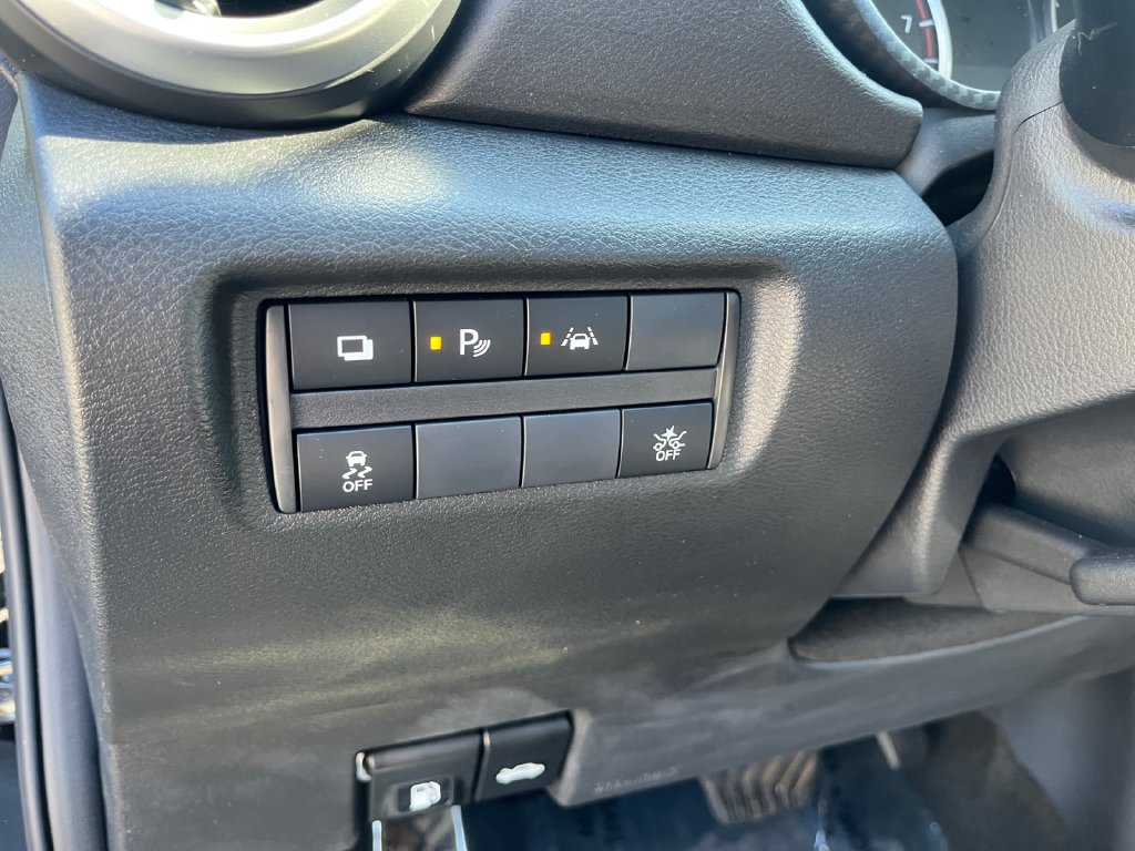 Used 2025 Nissan Versa S w/ S Plus Package FWD image 30