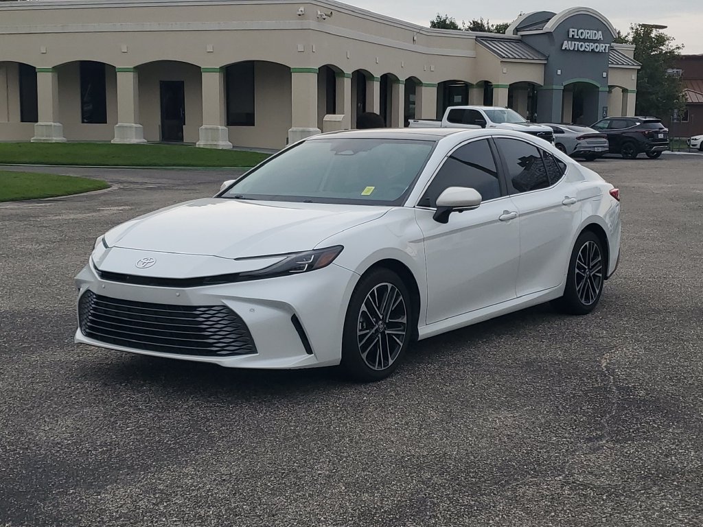 Used 2025 Toyota Camry XLE w/ Premium Plus Package FWD image 2