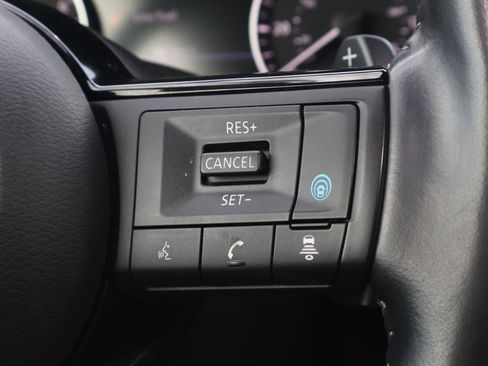 Used 2024 Nissan Pathfinder SL FWD image 25