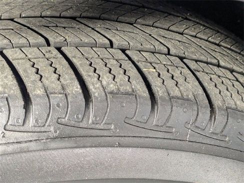 Used 2018 Chrysler Pacifica Touring Plus w/ S Appearance Package image 9