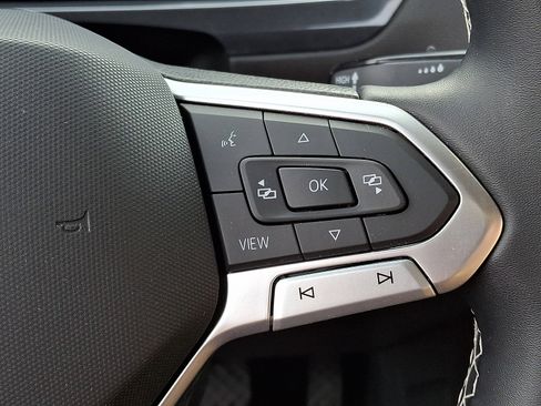 Used 2022 Volkswagen Tiguan SE AWD/4WD image 22