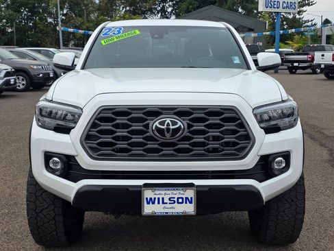 Used 2023 Toyota Tacoma TRD Off-Road w/ Technology Package AWD/4WD image 7