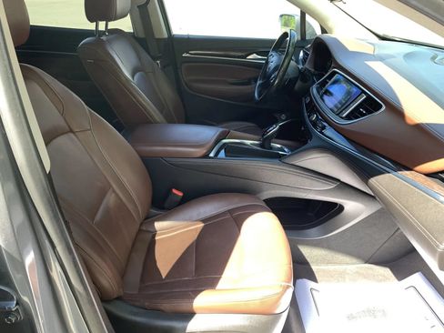 Used 2019 Buick Enclave Avenir w/ Avenir Technology Package FWD image 31