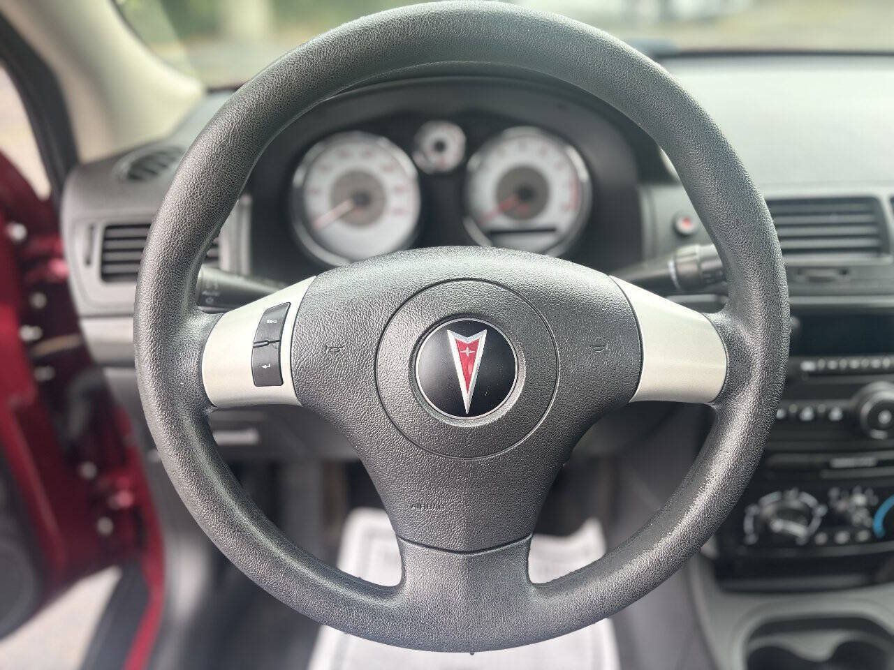 Used 2009 Pontiac G5 FWD image 12