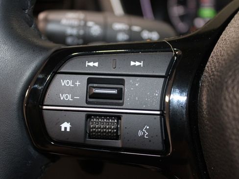 Used 2025 Honda Pilot Touring image 37