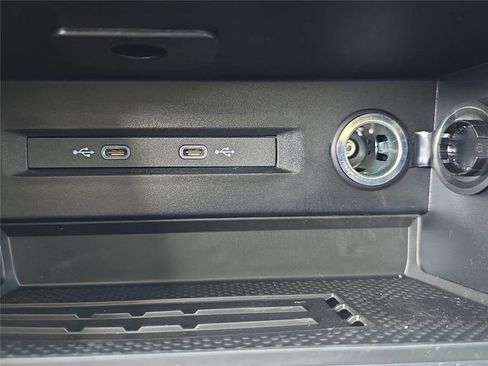 New 2026 Volkswagen Taos SE image 18