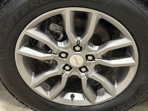 Used 2023 GMC Terrain SLT image 10