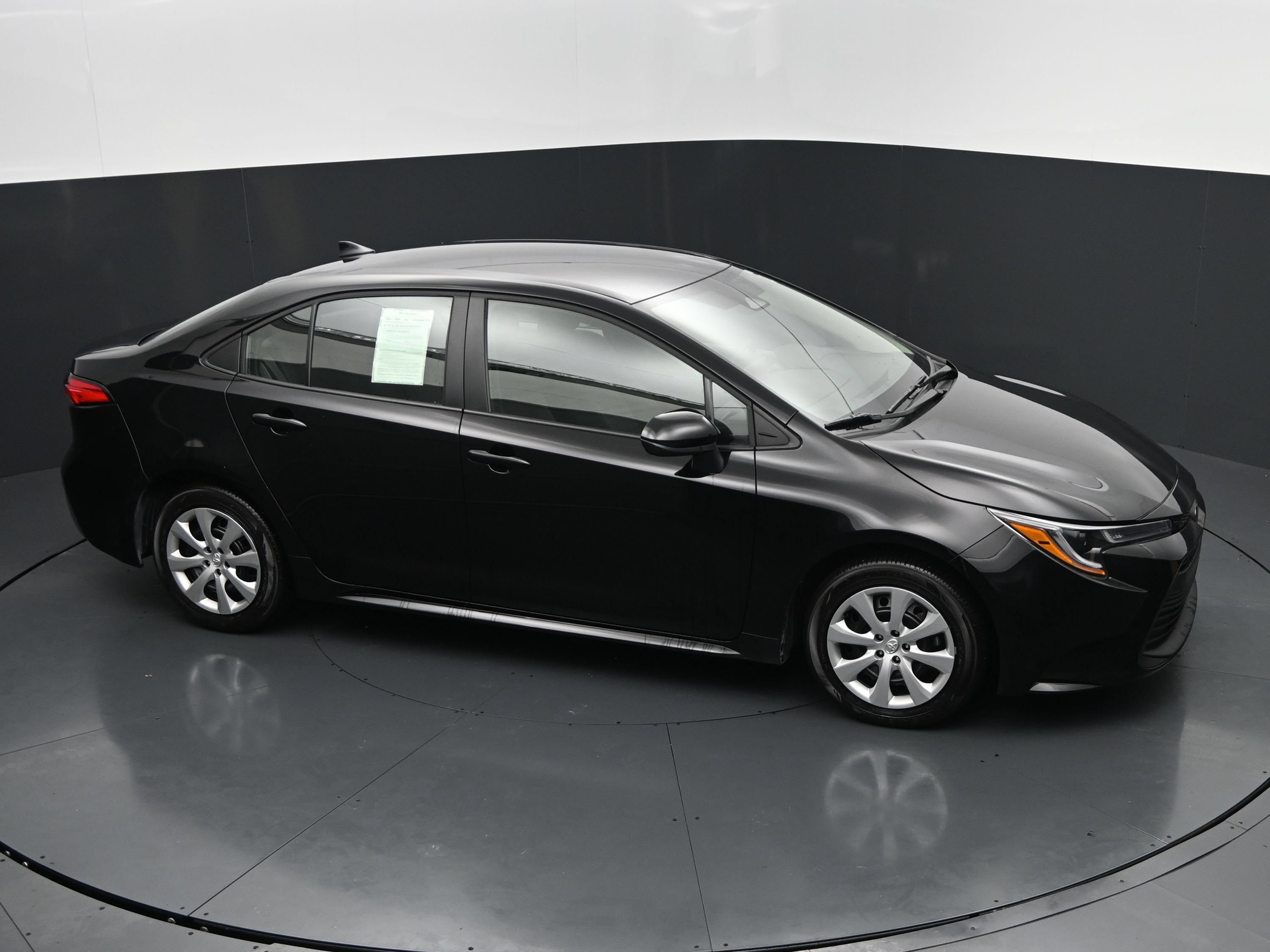 Used 2026 Toyota Corolla LE FWD image 33