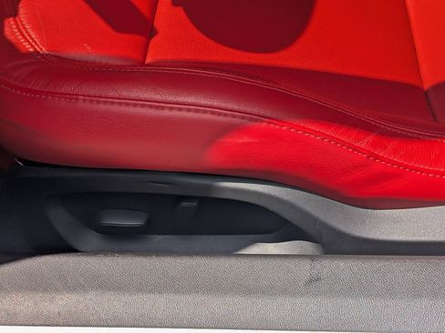 Used 2019 Chevrolet Corvette Stingray Coupe w/ 1LT RWD image 18