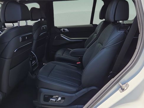 New 2026 BMW X7 M60i w/ Climate Comfort Package AWD/4WD image 11