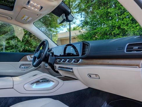 Used 2023 Mercedes-Benz GLE 350 4MATIC w/ AMG Line Exterior image 22