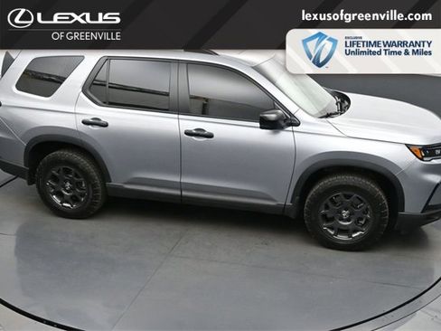 Used 2025 Honda Pilot TrailSport image 19