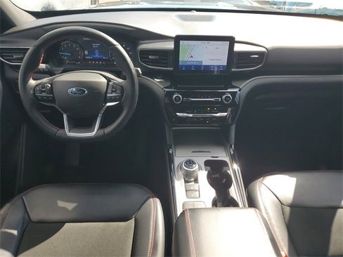 Used 2022 Ford Explorer ST-Line w/ Class IV Trailer Tow Package image 11