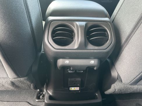 Certified 2025 Jeep Wrangler Unlimited Sahara AWD/4WD image 38