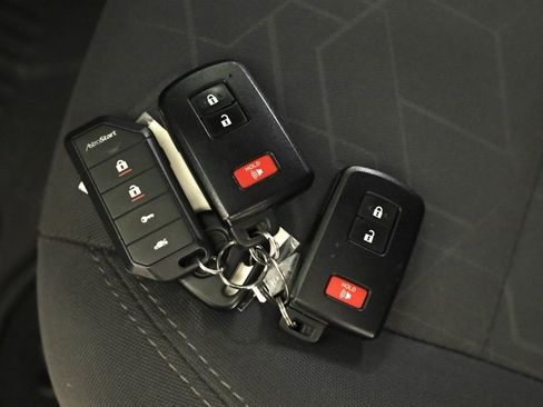 Used 2019 Toyota Tacoma TRD Sport image 41