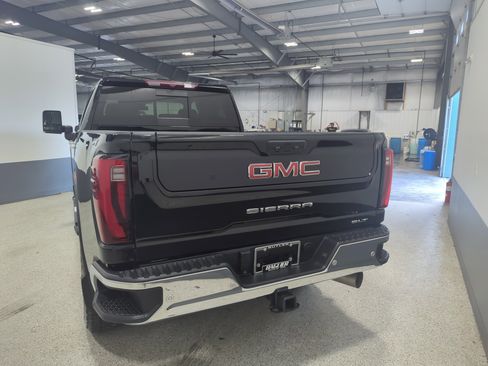 Used 2024 GMC Sierra 2500 SLT w/ SLT Premium Package AWD/4WD image 4