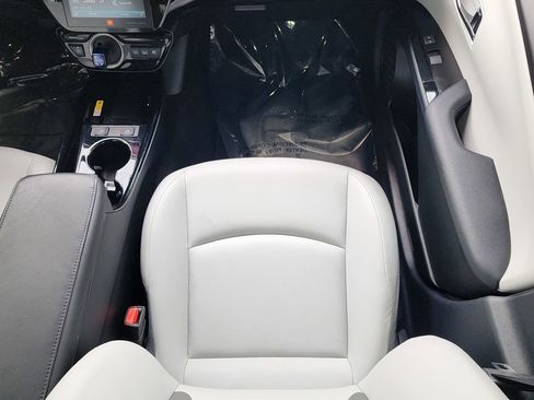 Used 2022 Toyota Prius Prime Limited FWD image 13