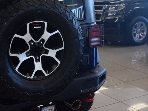 Used 2013 Jeep Wrangler Rubicon w/ PWR Convenience Group AWD/4WD image 24