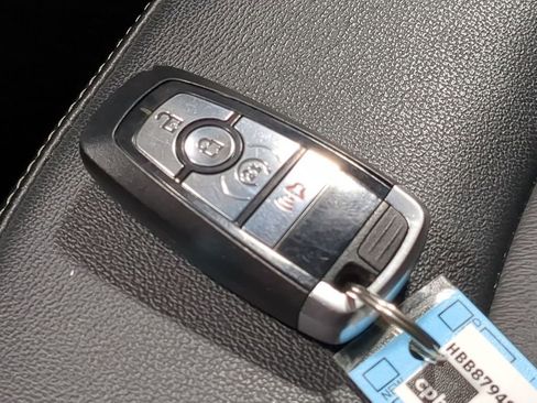 Used 2017 Ford Edge SEL w/ Equipment Group 201A image 45