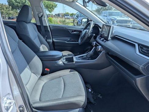 Used 2025 Toyota RAV4 XLE FWD image 29