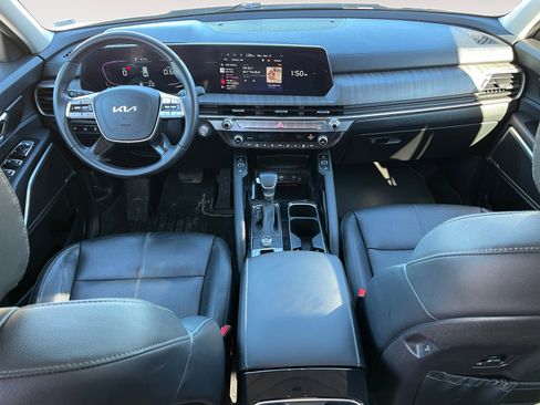 Used 2024 Kia Telluride EX w/ EX Captain's Chair Package image 10