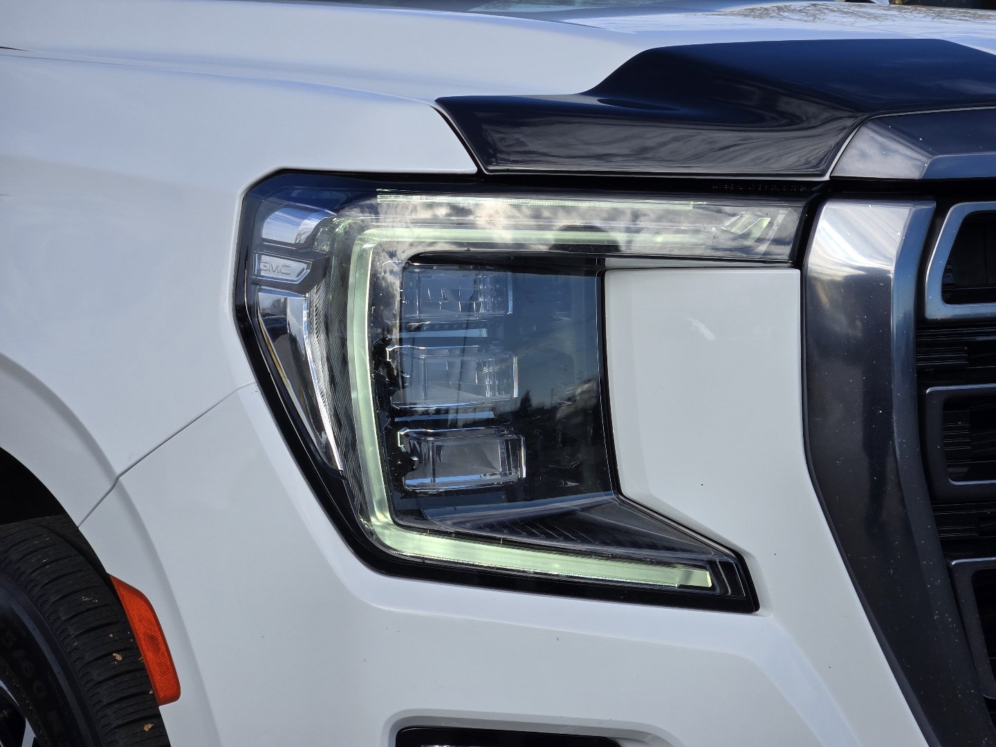 Used 2024 GMC Yukon AT4 AWD/4WD image 38