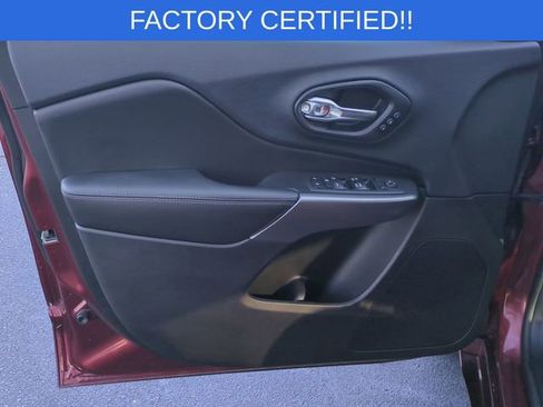 Certified 2019 Jeep Cherokee Overland image 24