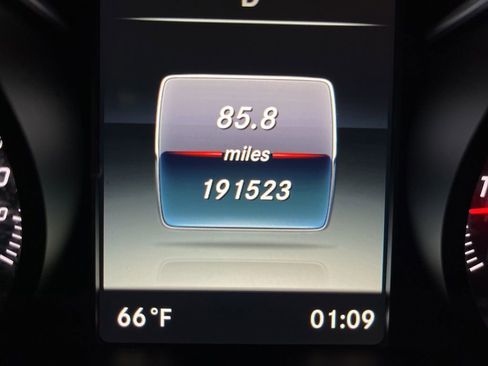 Used 2015 Mercedes-Benz C 300 4MATIC Sedan image 32