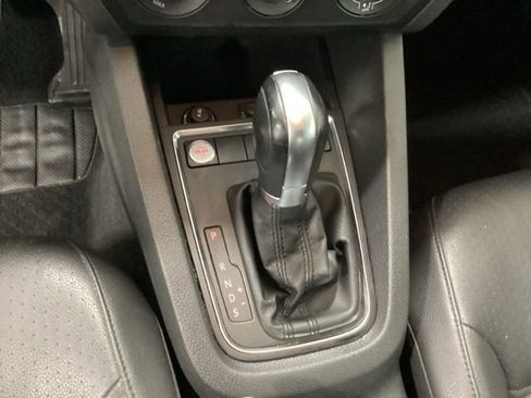 Used 2018 Volkswagen Jetta SE FWD image 17
